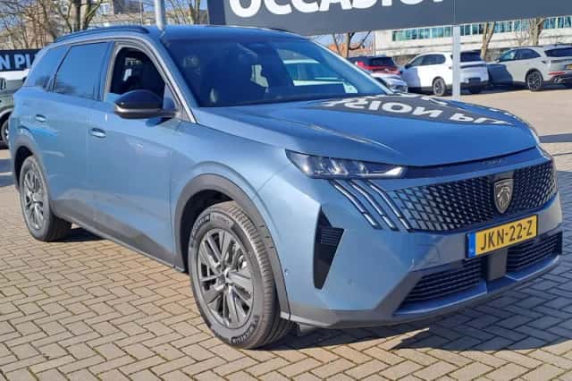 Peugeot 5008 (2025) thumbnail 2
