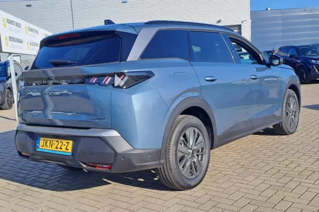 Peugeot 5008 (2025) thumbnail 4
