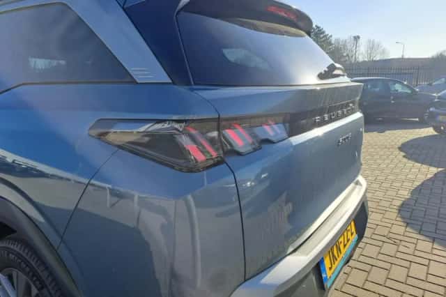 Peugeot 5008 (2025) thumbnail 6