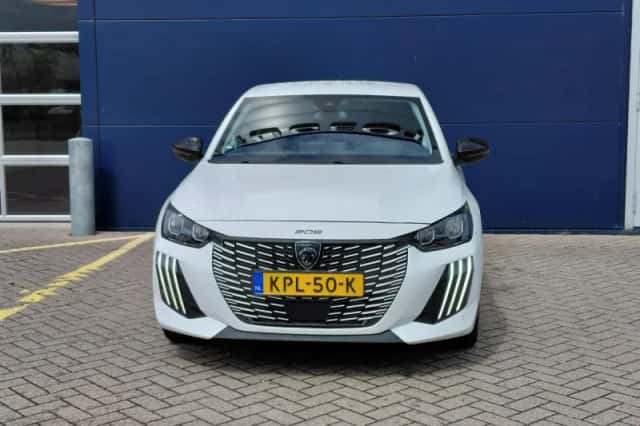 Peugeot 208 (2025) thumbnail 3