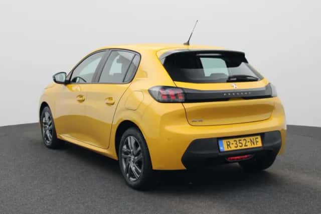 Peugeot 208 (2022) thumbnail 2