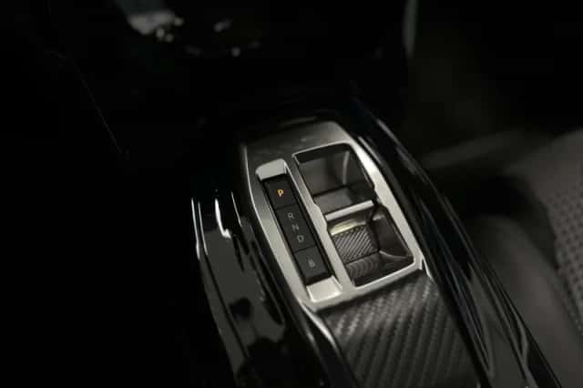 Peugeot e-2008 (2023) thumbnail 21