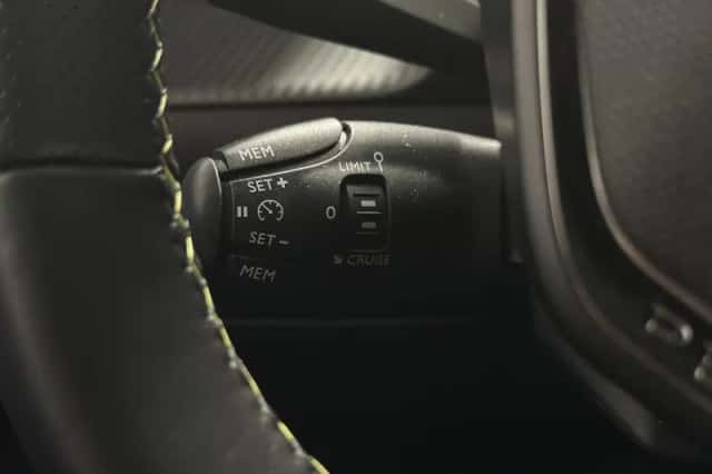 Peugeot e-2008 (2023) thumbnail 22