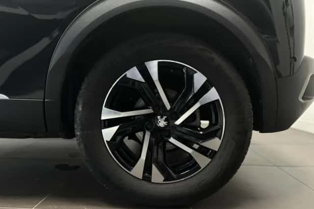 Peugeot e-2008 (2023) thumbnail 5