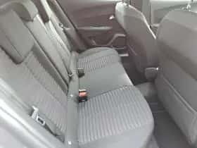 Peugeot 2008 (2024) thumbnail 11
