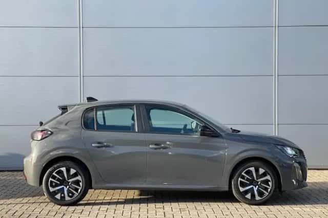 Peugeot 208 (2024) thumbnail 4