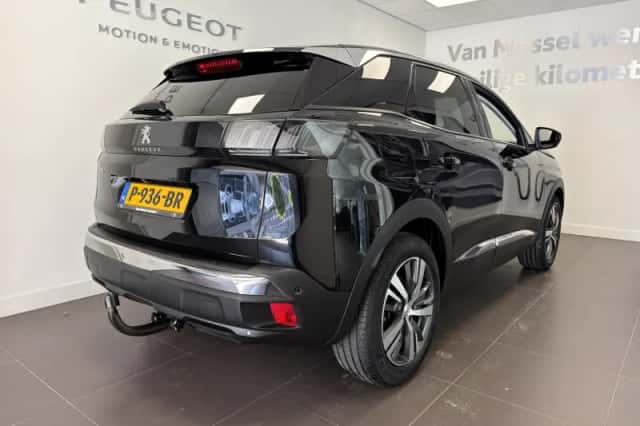 Peugeot 3008 (2022) thumbnail 4