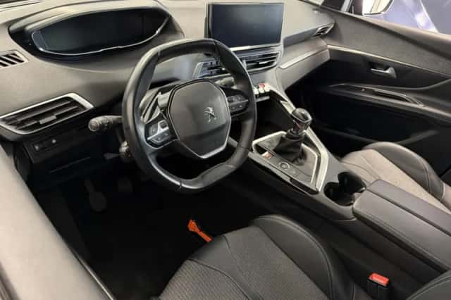 Peugeot 3008 (2022) thumbnail 6