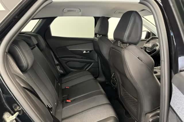 Peugeot 3008 (2022) thumbnail 8