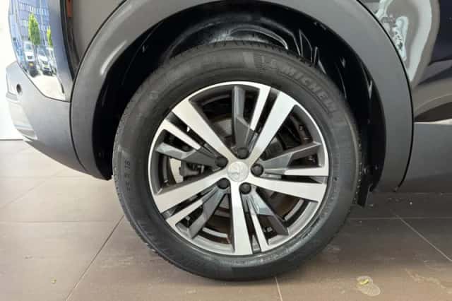 Peugeot 3008 (2022) thumbnail 9