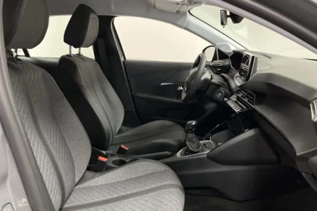 Peugeot 208 (2024) thumbnail 5