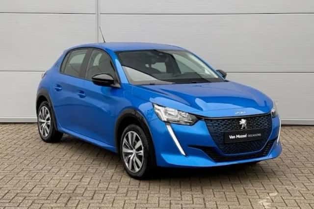 Peugeot e-208 (2023) thumbnail 3