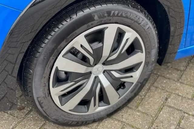 Peugeot e-208 (2023) thumbnail 10