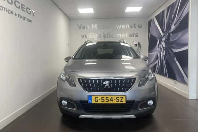 Peugeot 2008 (2019) thumbnail 2
