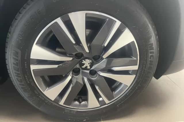 Peugeot 2008 (2019) thumbnail 4