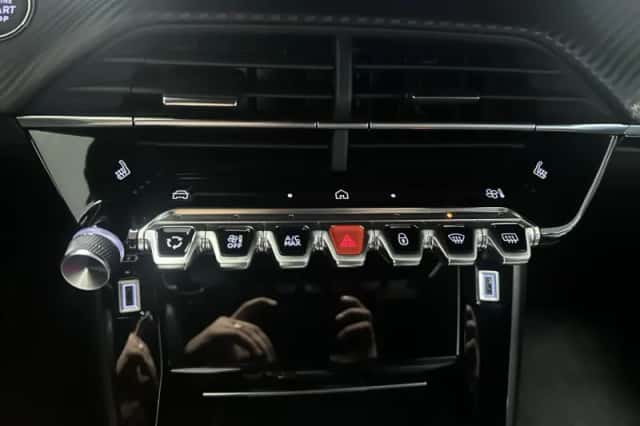 Peugeot e-2008 (2024) thumbnail 14