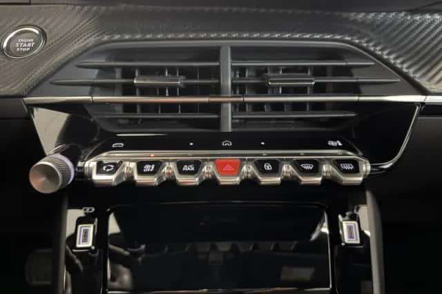 Peugeot 2008 (2025) thumbnail 8