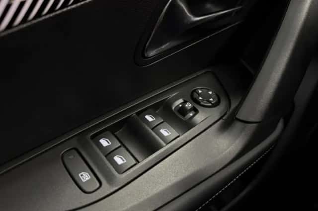 Peugeot 2008 (2025) thumbnail 9