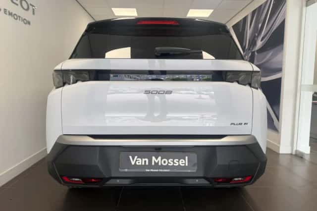 Peugeot 5008 (2025) thumbnail 2