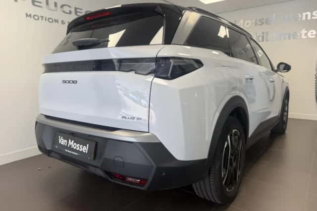 Peugeot 5008 (2025) thumbnail 3