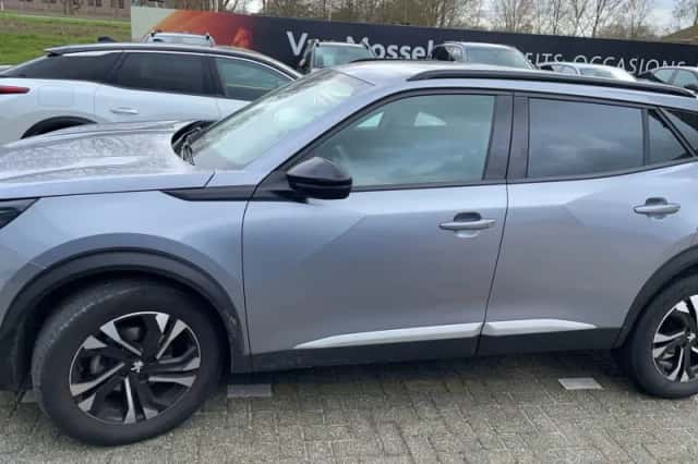 Peugeot 2008 (2022) thumbnail 3