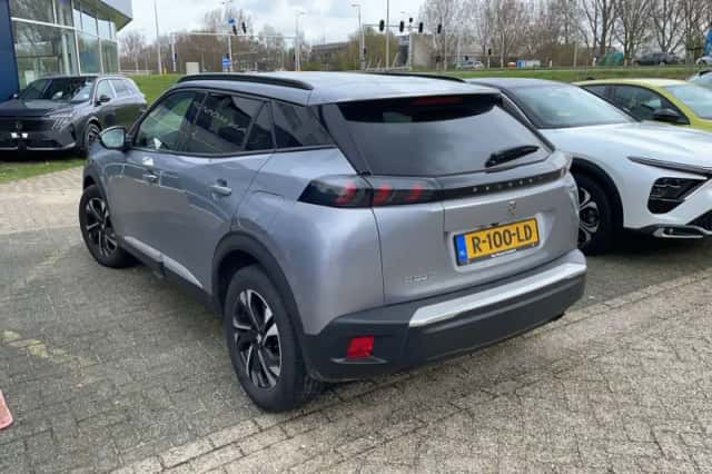 Peugeot 2008 (2022) thumbnail 5