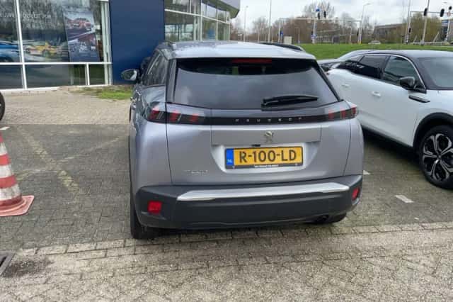 Peugeot 2008 (2022) thumbnail 6