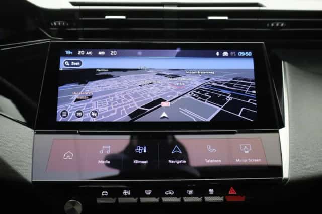 Peugeot 308 (2023) thumbnail 17