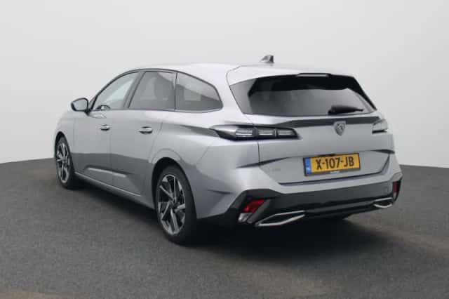Peugeot 308 (2023) thumbnail 3