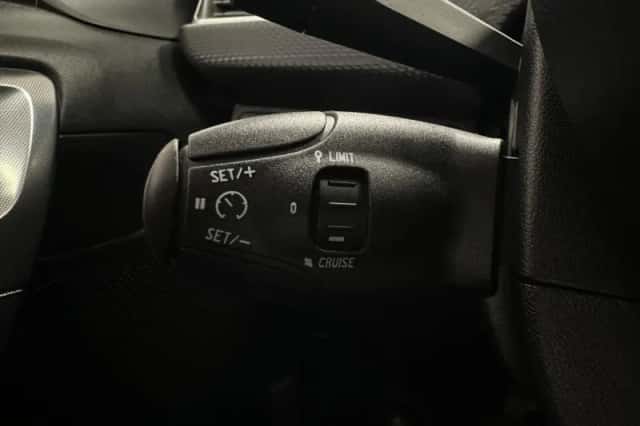 Peugeot 2008 (2019) thumbnail 12