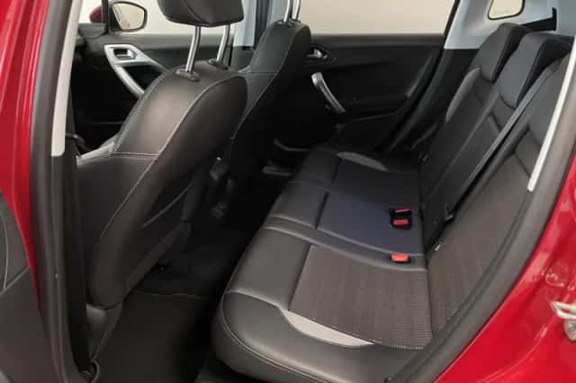 Peugeot 2008 (2019) thumbnail 5