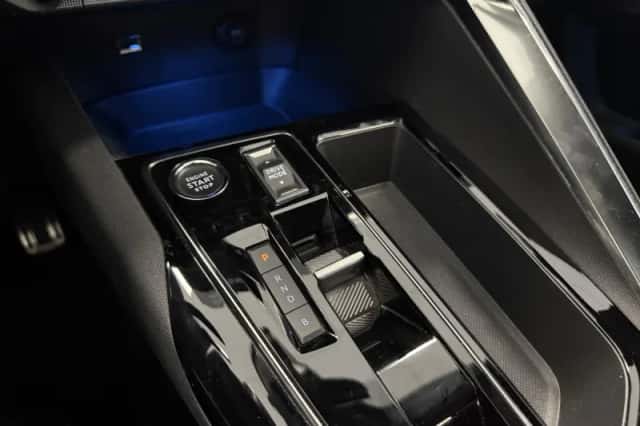 Peugeot 3008 (2023) thumbnail 10