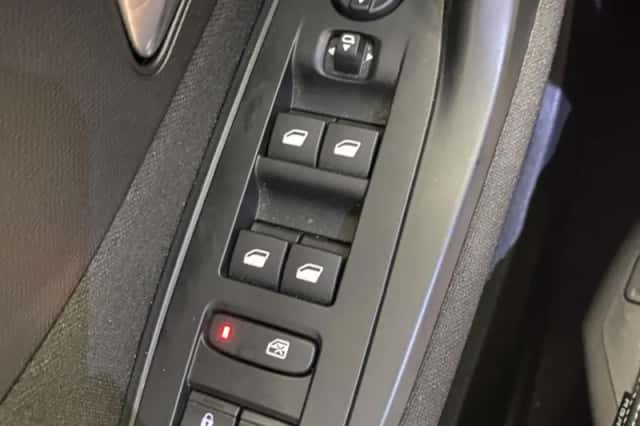 Peugeot 308 (2024) thumbnail 14