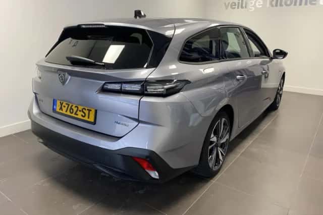 Peugeot 308 (2024) thumbnail 5