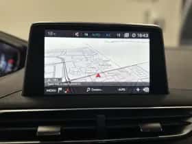 Peugeot 5008 (2018) thumbnail 22