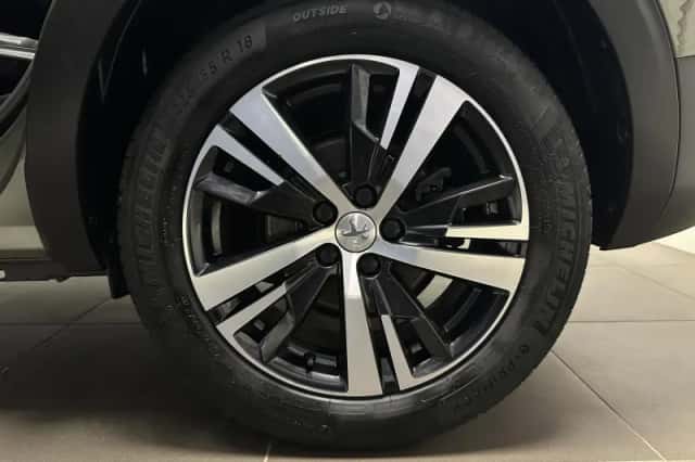 Peugeot 5008 (2018) thumbnail 4