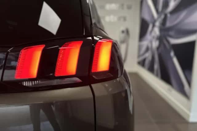 Peugeot 5008 (2018) thumbnail 7