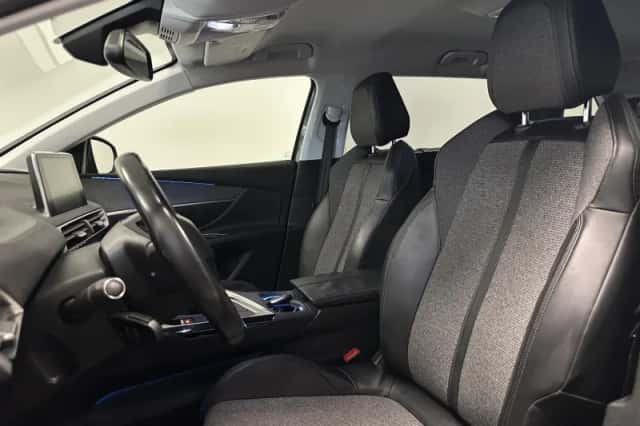 Peugeot 5008 (2018) thumbnail 8