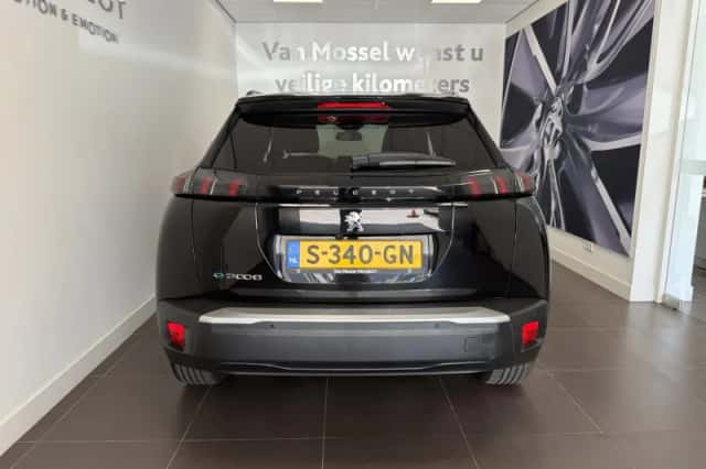Peugeot e-2008 (2023) thumbnail 5