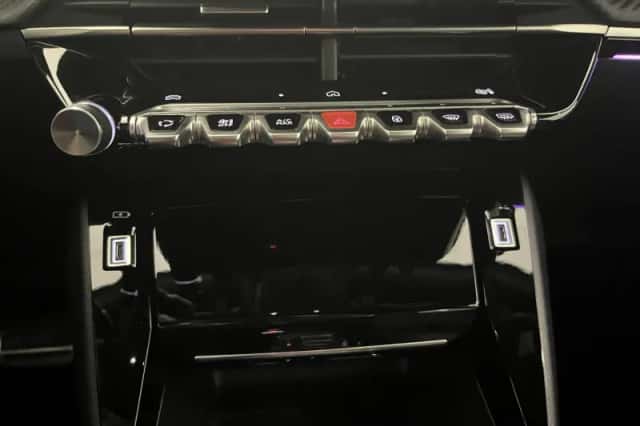 Peugeot e-2008 (2025) thumbnail 13
