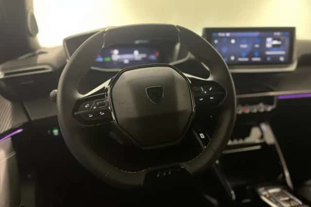 Peugeot e-2008 (2025) thumbnail 6