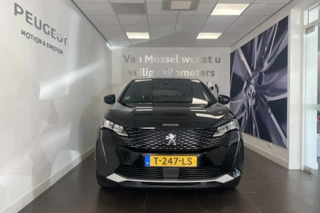 Peugeot 3008 (2023) thumbnail 2
