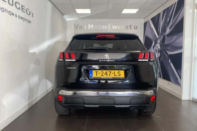 Peugeot 3008 (2023) thumbnail 6