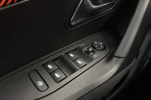 Peugeot 2008 (2022) thumbnail 11