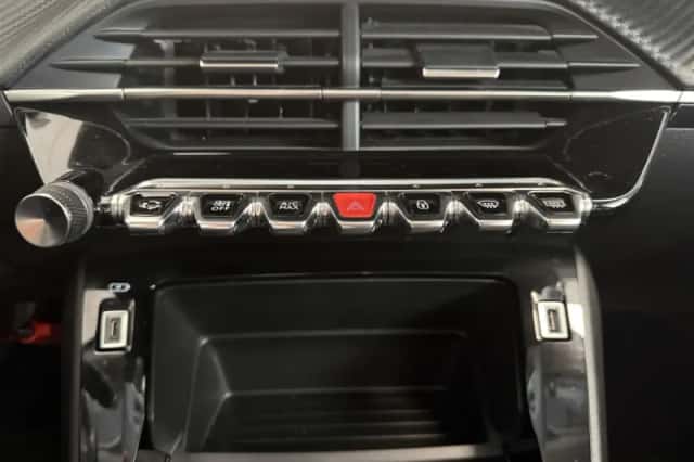 Peugeot 2008 (2022) thumbnail 13