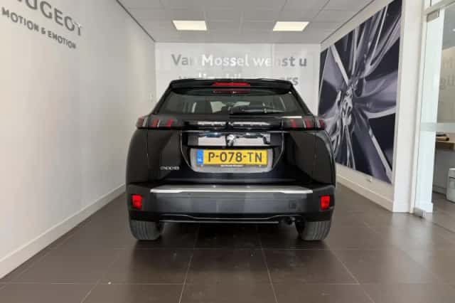 Peugeot 2008 (2022) thumbnail 5