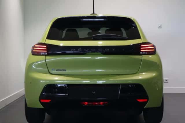 Peugeot e-208 (2024) thumbnail 5