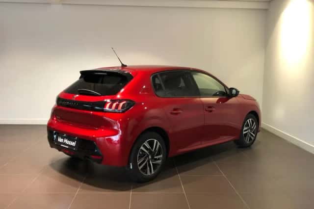 Peugeot 208 (2023) thumbnail 2