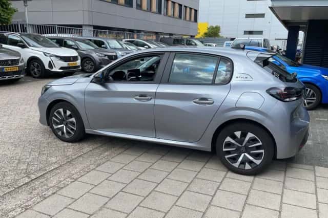 Peugeot 208 (2025) thumbnail 4