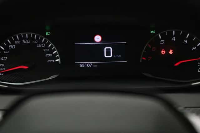 Peugeot 208 (2023) thumbnail 8